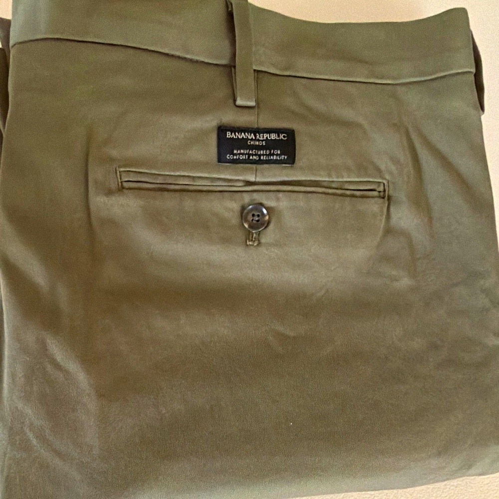 Banana Republic Men's 42x32 Green Twill Stretch Chino Straight Flat Front Pants